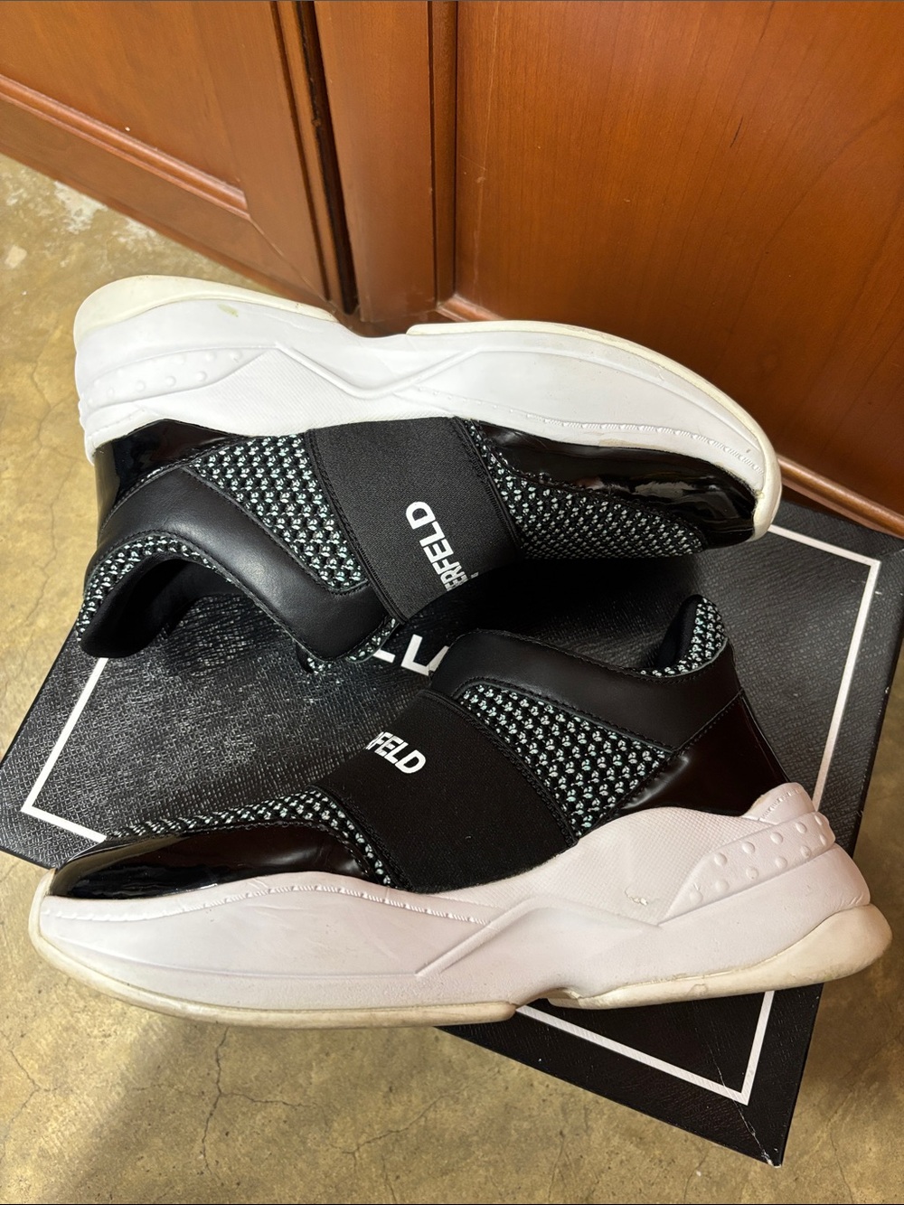 Karl Lagerfeld Black & White Elastic-Band Knit Sneakers - Picture 2 of 4